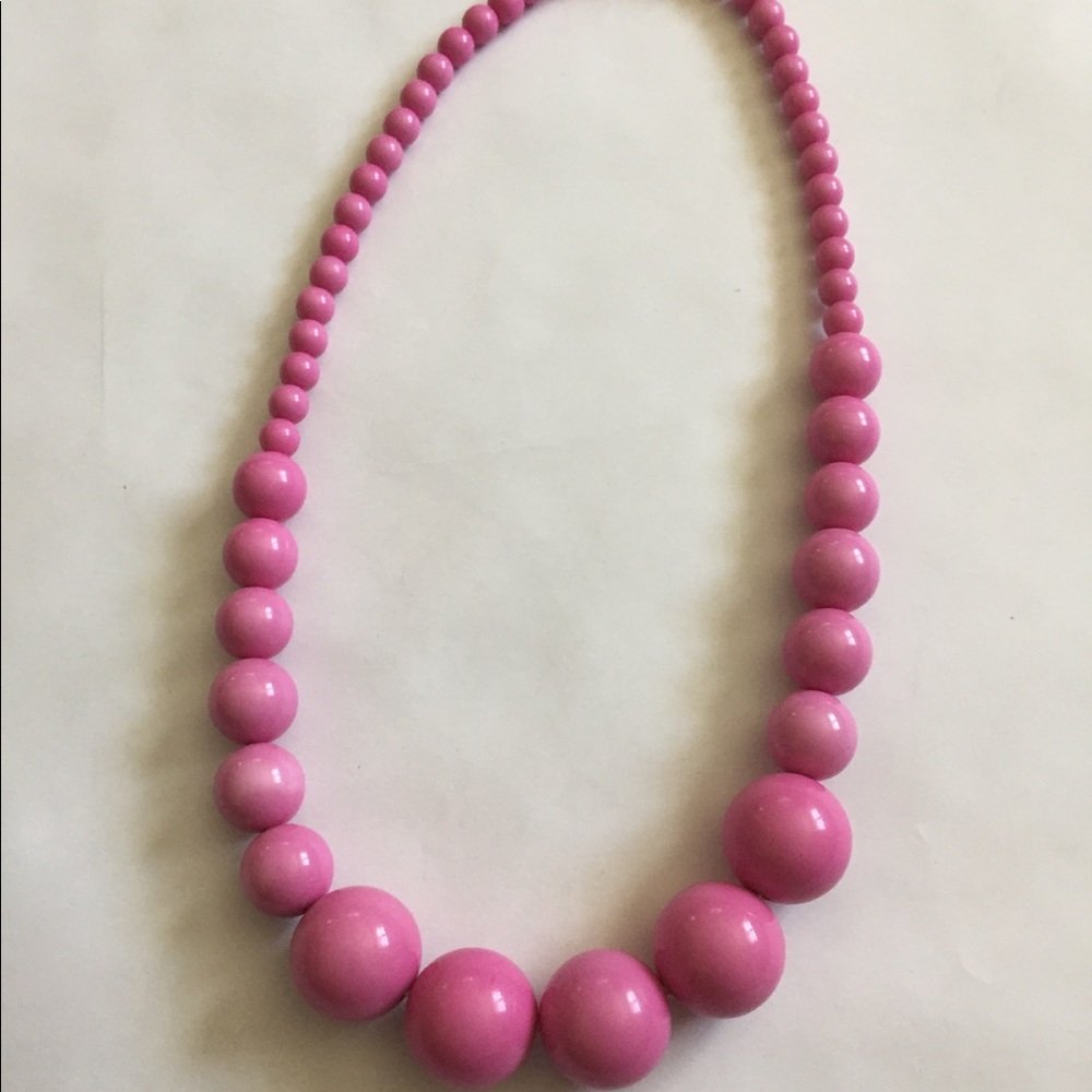 Retro-style necklace